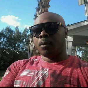 Meet your Posher, Deonta